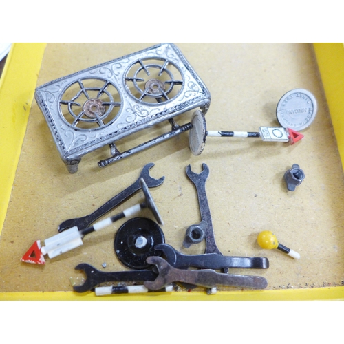 2106 - Snow White and the seven Dwarfs painted lead figures, a collection of painted lead farm and zoo anim... 