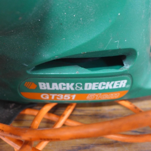 5189 - A Qualcast GCS400 electric chainsaw and a Black and Decker, 240V hedge trimmer