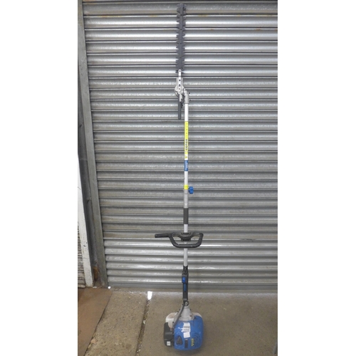 5192 - A Hyundai Euro V petrol hedge cutter