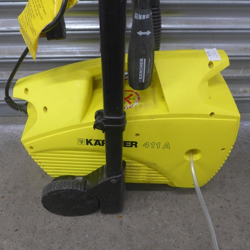 5225A - A Karcher 411A pressure washer with attachments