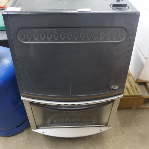 5227 - A Valor gas fire with 2 gas bottles