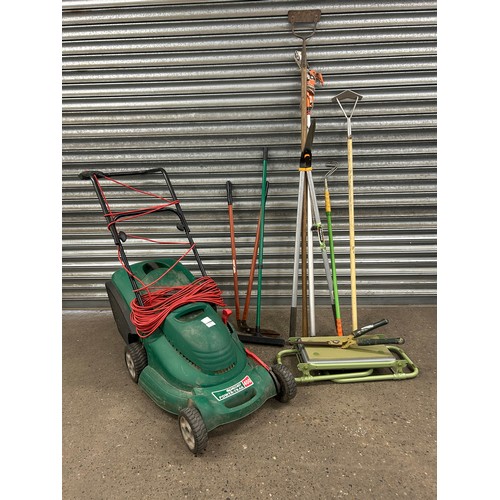5218 - A quantity of garden tools including a Qualcast Power-Trak 400 electric lawn mower, branch lopper, s... 