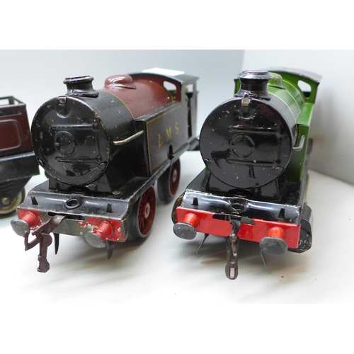 2051 - Three O gauge model railway locomotives, one with tender, including type 101 in green