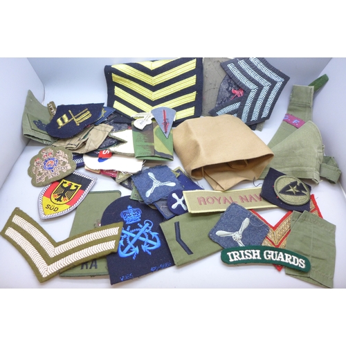 2094 - A quantity of military cloth badges