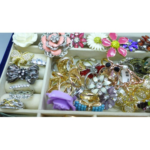 2078 - A box of costume jewellery, mostly rings