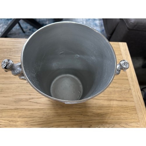 3057 - A chrome Champagne bottle holder with handles