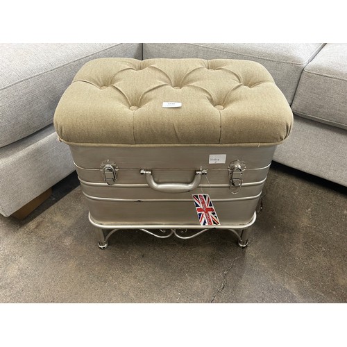 3065 - An industrial storage footstool