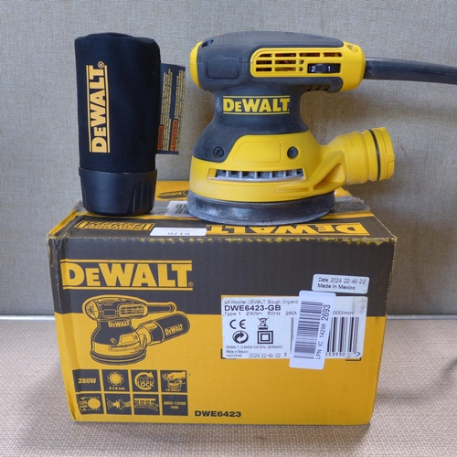 6126 - Fitbit versa 4 black, original RRP £144.99 + VAT (354-219) *This lot is subject to VAT