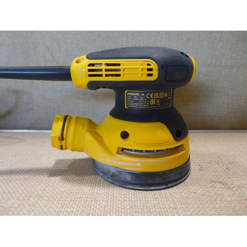 6126 - Fitbit versa 4 black, original RRP £144.99 + VAT (354-219) *This lot is subject to VAT