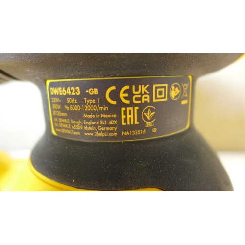 6126 - Fitbit versa 4 black, original RRP £144.99 + VAT (354-219) *This lot is subject to VAT