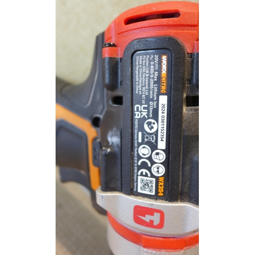 6131 - Apple ipad Air 16gb (model:MD791B/B)  *This lot is subject to VAT