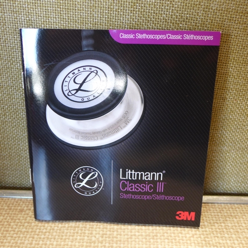 6133 - Apple ipad Air 16gb (model:FD794B/B)  *This lot is subject to VAT