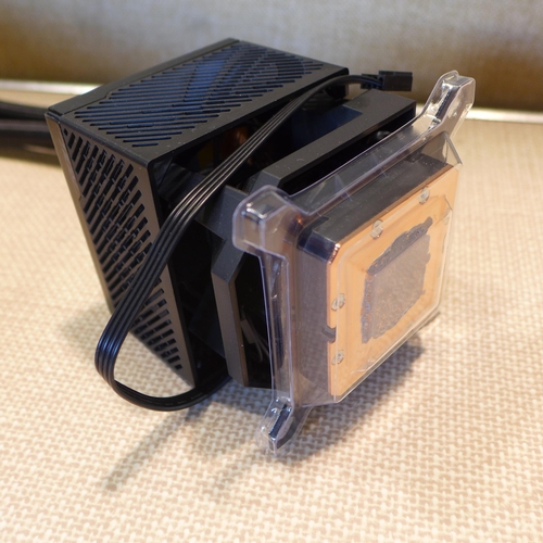 6134 - Apple ipad Air 16gb (model:MD791B/B)  *This lot is subject to VAT