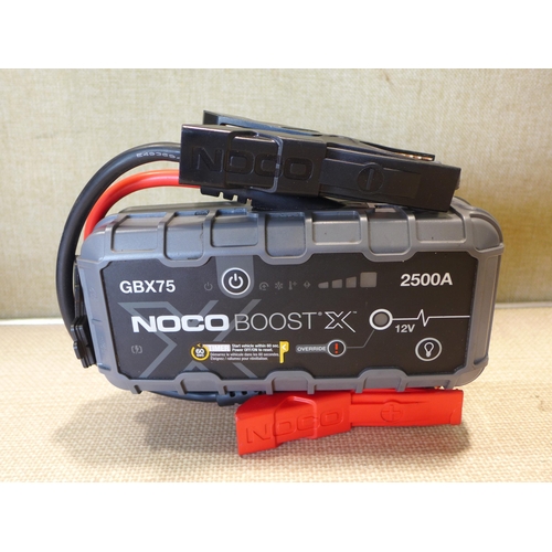 6136 - Apple ipad Air 16gb (model:FD794B/B)  *This lot is subject to VAT