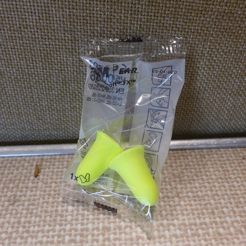 6140 - Apple ipad Air 16gb (model:MD791B/B)  *This lot is subject to VAT