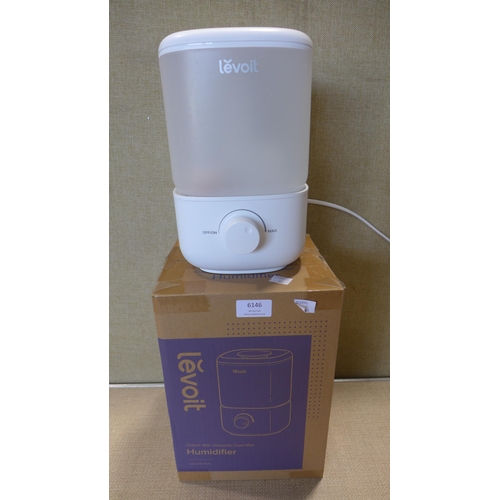 6146 - Apple ipad Air 16gb (model:FD791B/B)  *This lot is subject to VAT