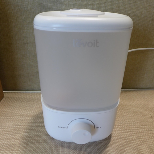 6146 - Apple ipad Air 16gb (model:FD791B/B)  *This lot is subject to VAT