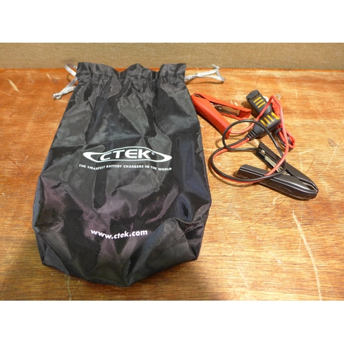 6180 - Delonghi oil filled small radiator   (354-755) *This lot is subject to VAT