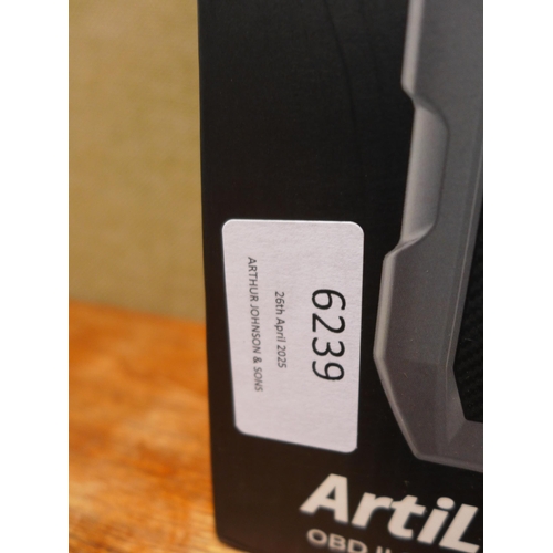 6239 - Six Iris 15l storage boxes and a Really useful wrapping/storage box (354-27) *This lot is subject to... 