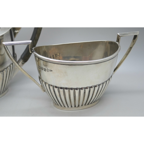 7213 - A Walker & Hall bachelor tea set, Chester, 1907, 530g total weight