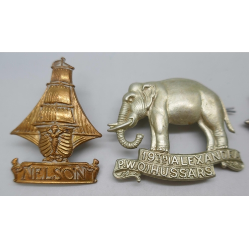 2127 - Assorted cap badges, including Fife and Forth, 19th Hussars, WWI R.N. division Nelson, Anson, 11th P... 