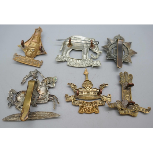 2127 - Assorted cap badges, including Fife and Forth, 19th Hussars, WWI R.N. division Nelson, Anson, 11th P... 