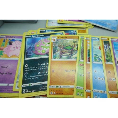 2142 - A collection of approximately 600 Pokemon cards