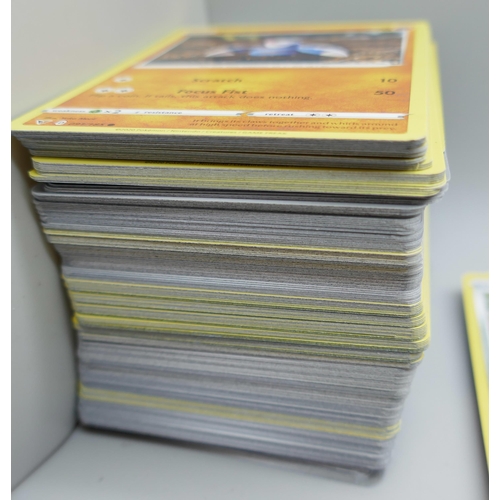 2142 - A collection of approximately 600 Pokemon cards