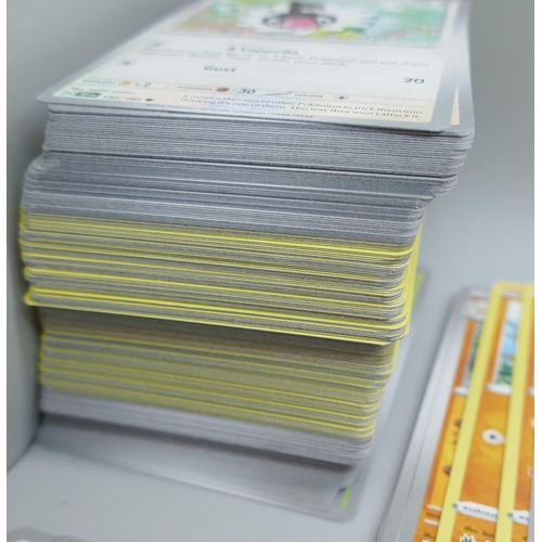 2143 - A collection of approximately 600 Pokemon cards
