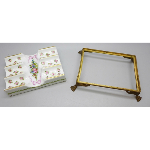 2034M - An 18th Century French Sevres porcelain and ormolu mounted pen stand, circa 1768, 4.5cms h x 13cms w