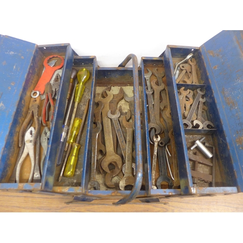 5025 - A toolbox of various sized spanners and pliers and box of various sized bolster chisels