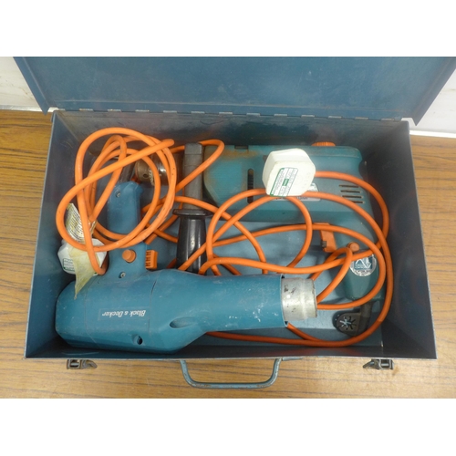 5043 - A quantity of power tools including a Performance Power 710W, 13mm hammer drill, a Ryobi 240V micro-... 