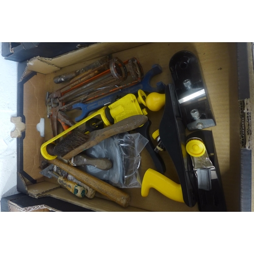 5051 - 3 boxes of assorted tools