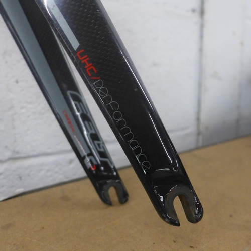 5073 - A Felt Three Z-series VHC Performance carbon dropout bike frame and forks
