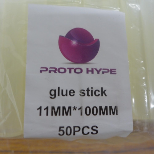 5088 - 250 glue sticks - 100mm long, 11mm diameter (unused)