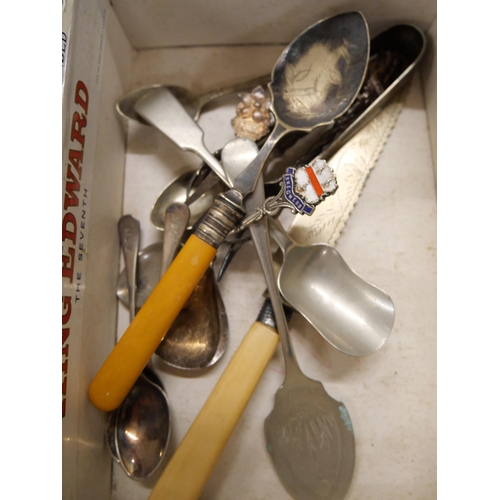 2188 - A collection of metal ware including silver plate, brass and pewter. Comprising of trays, tankards, ... 