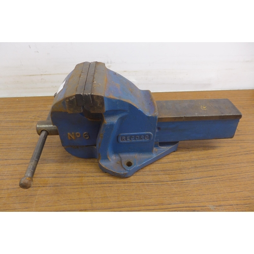 Lot 5017      