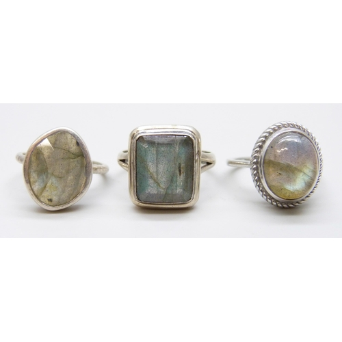 Lot 7032      