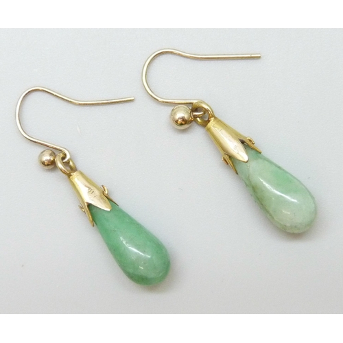 7042 - A pair of yellow metal and jade drop earrings