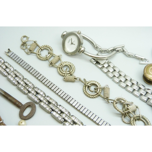 7082 - Assorted costume jewellery including silver