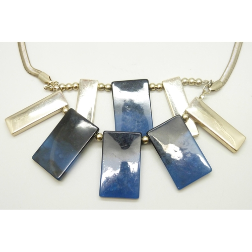 7088 - A Ben de Lisi designer necklace