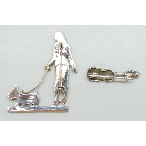 7101 - A silver Art Deco style brooch and a small novelty violin brooch