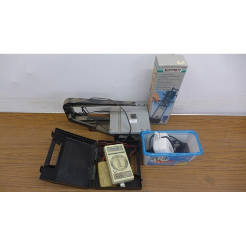 5032 - An Assortment of miscellaneous items including a Spray Craft airbrush compressor, a mini-craft MB850... 