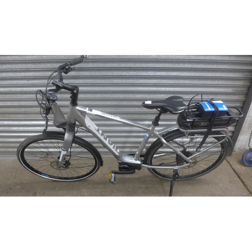 5128 - A Giant Prime Hybrid electric bike with a medium size frame, disc brakes, Giant Energy pack-300, 36V... 