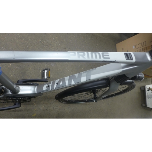 5128 - A Giant Prime Hybrid electric bike with a medium size frame, disc brakes, Giant Energy pack-300, 36V... 