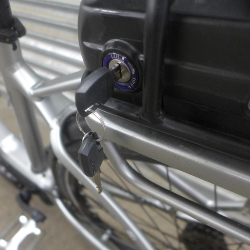 5128 - A Giant Prime Hybrid electric bike with a medium size frame, disc brakes, Giant Energy pack-300, 36V... 
