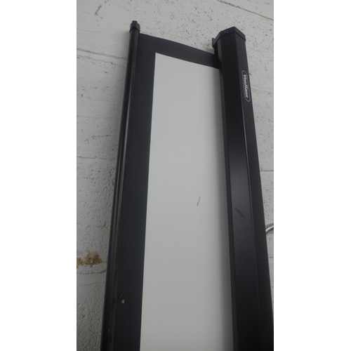5169 - A VonHaus large white projector screen