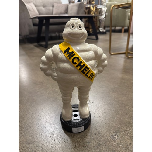 Lot 3027      
