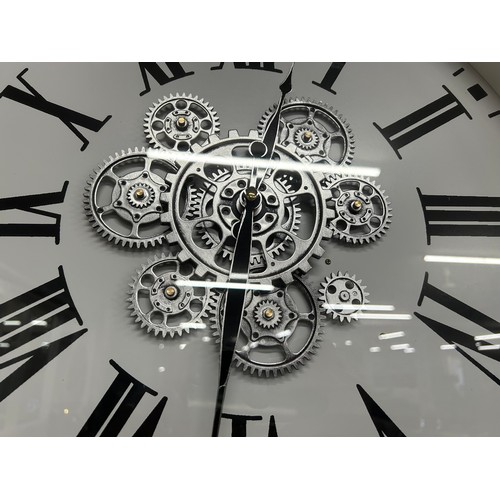 3056 - A circular moving gears clock