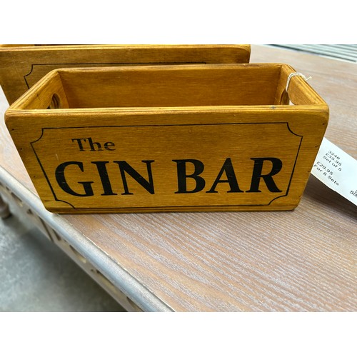 3082 - A set of 5 waxed gin graduated boxes